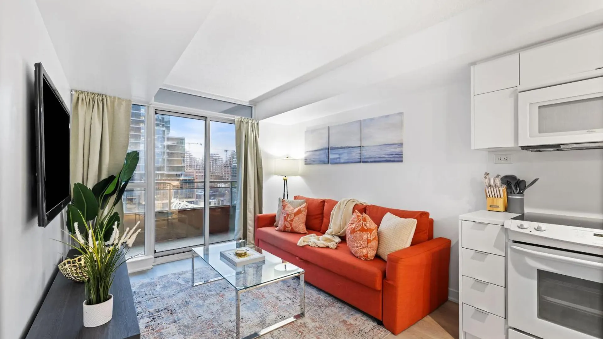 Apartment Modern Comfort 2-Br Downtown Toronto Getaway