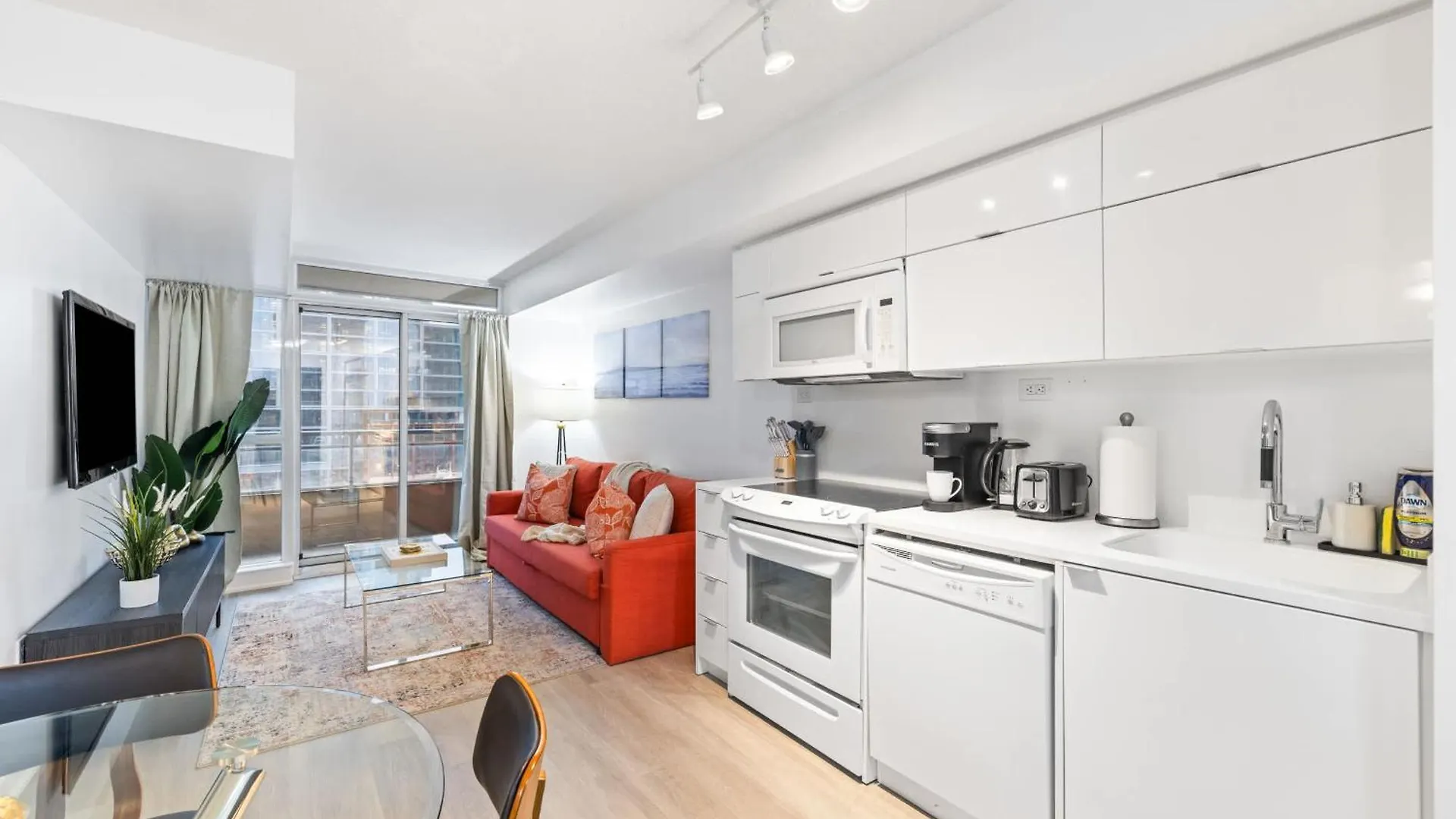 Apartment Modern Comfort 2-Br Downtown Toronto Getaway