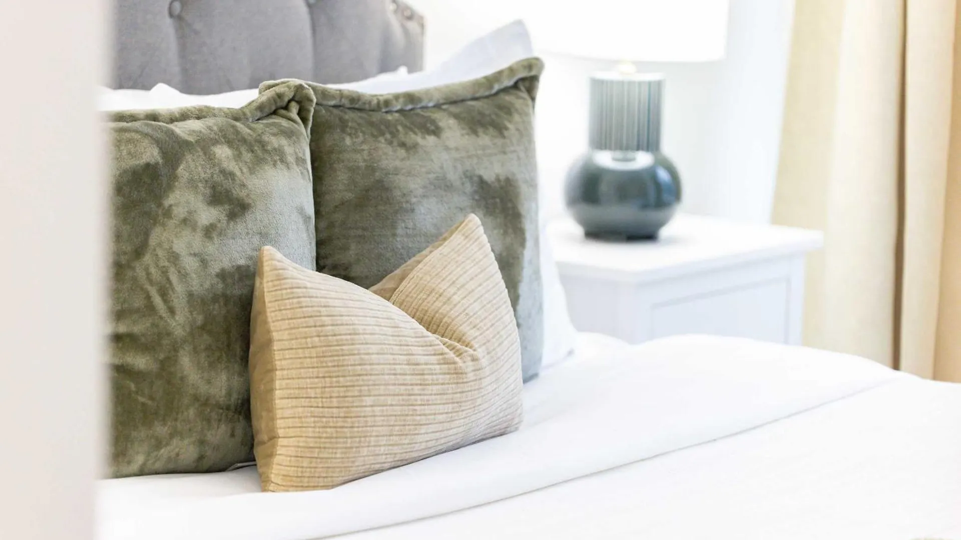 Modern Comfort 2-Br Downtown Toronto Getaway 0*,  Canada